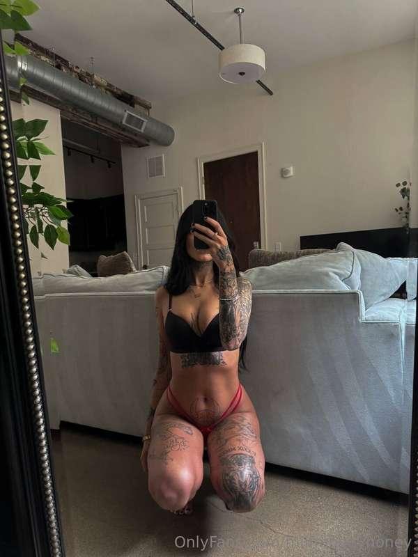 Are you sure that you can handle these thighs?! 🤭😈