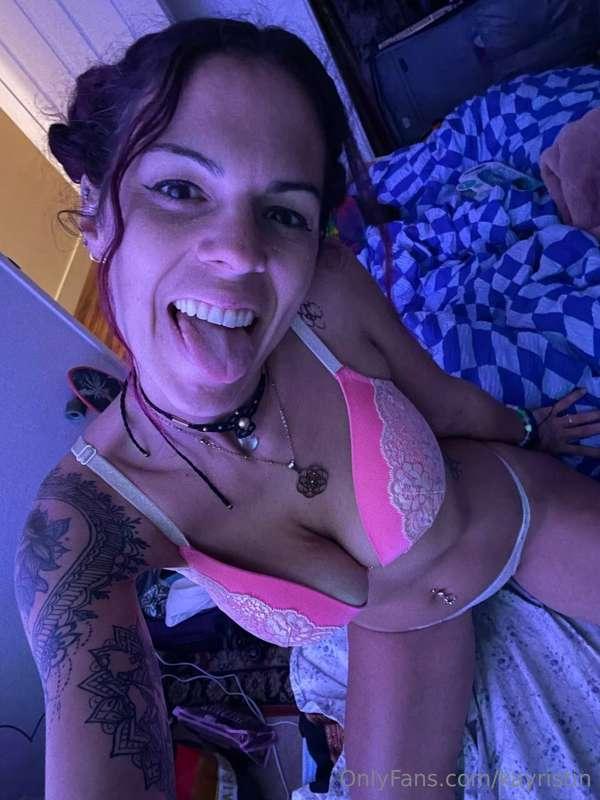 Tongue’s out, attitude’s filthier. Wanna see what else I can..