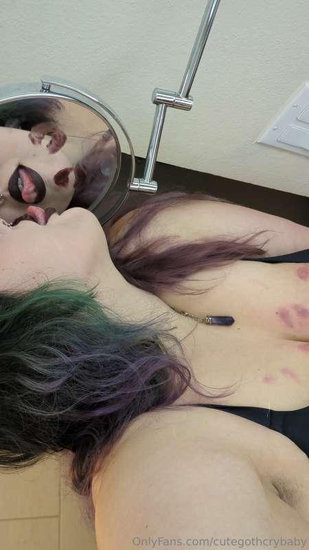 Happy Valentines day 🖤 pound my wet cunt while I makeout wit..