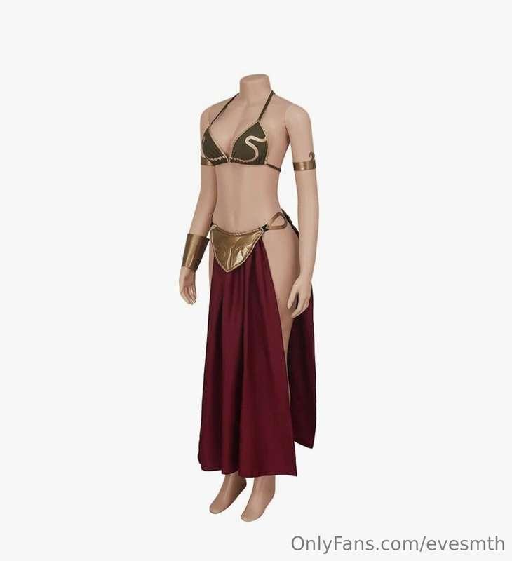 Im seriously thinking about getting a 'Slave Leia' costume t..