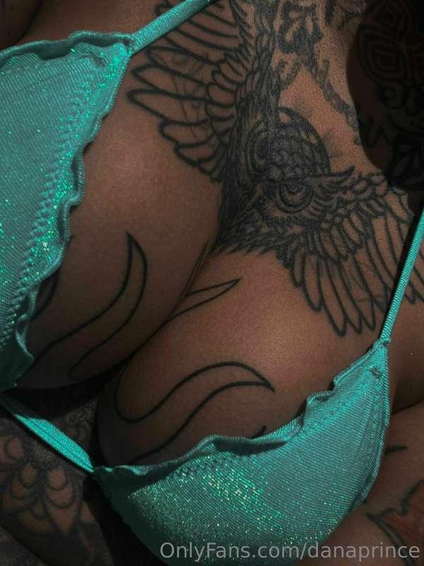 like all my photos and I'll send you a gift 🙄