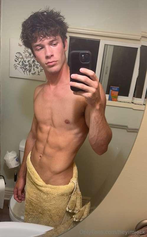Your boy next door dream is here 😍😍 @cohencadefree this Ital..