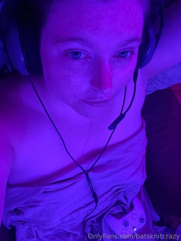 I also stream on twitch! 😘