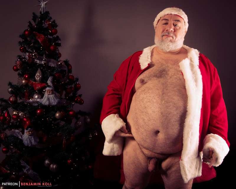 Postcards from the (Santa 🎅🏻) edge 😈 (NSFW)