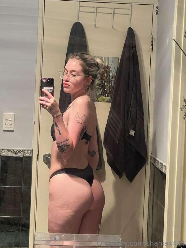 do you want more ass pics 😨