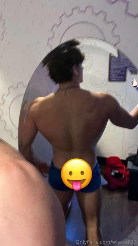 back is growin 👅