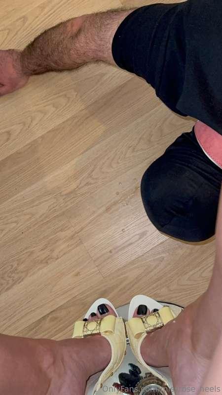 Cleaning his own cum from the floor