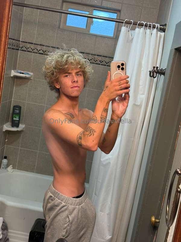 whats in my pants?