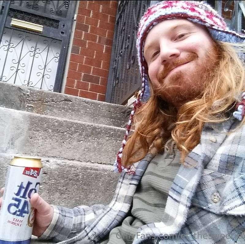 A picture of me in Brooklyn in 2017. Then a n00d. I am a sim..