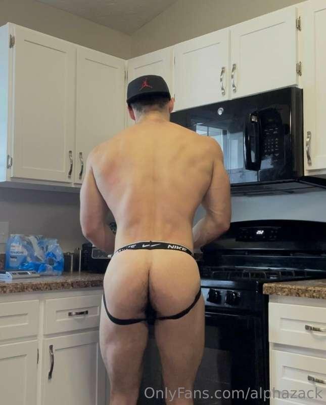 Daddy’s cookin up something good 😉