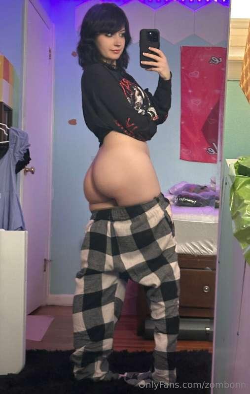 i remember when i went to twitchcon 2022, ppl thought i was ..