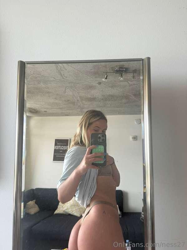 Too much booty on the wall 😜
