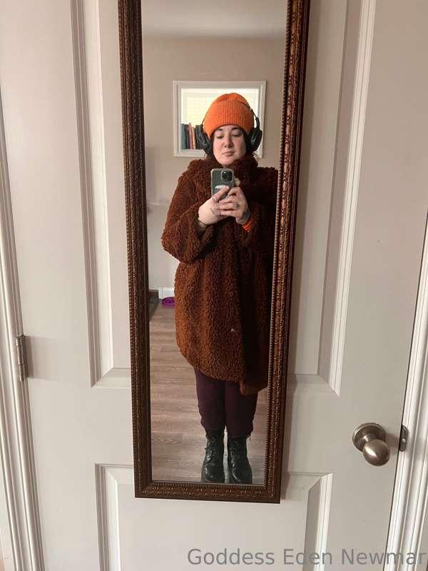 Coat//under the coat 😇. Hope my fellow Chicagoans are stayin..