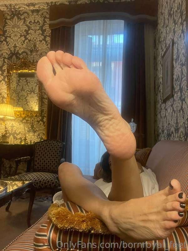 I need a massage. Where would you like to start? 💦😊