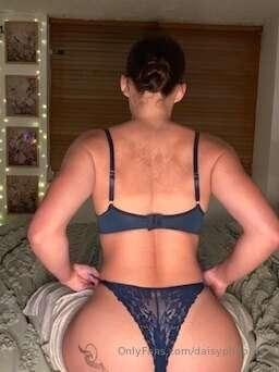 You look like someone who appreciates a good back view 🤗