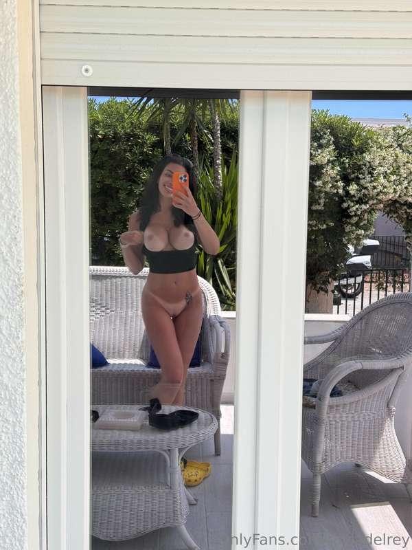 Be honest, does the reflection have you thinking things? 😏