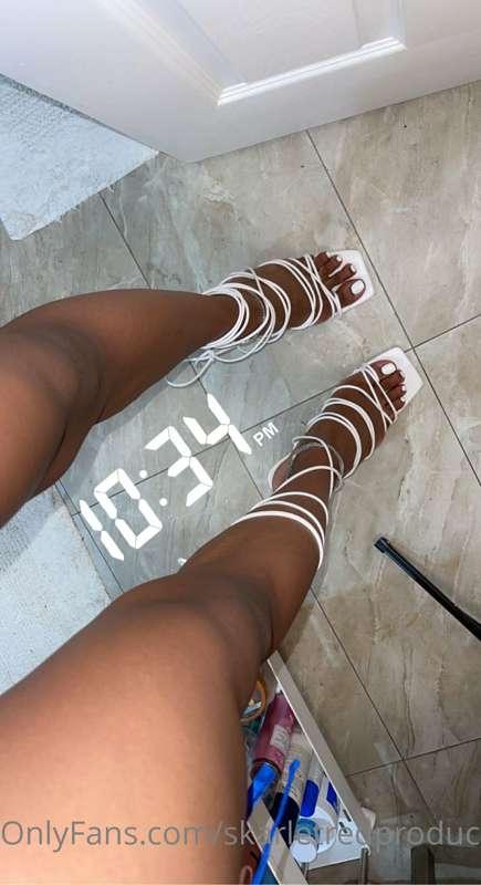 Should i post more feet content? 😗