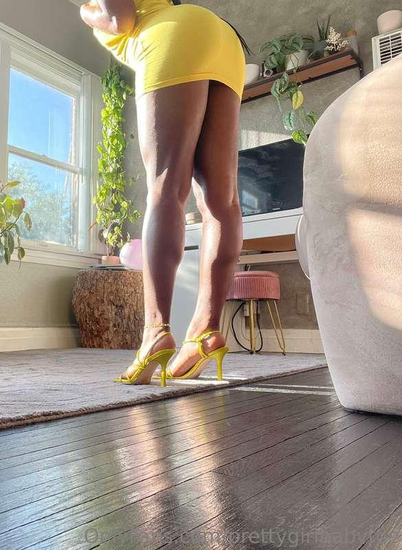 Short dress or long dress? 💛🌻🍌