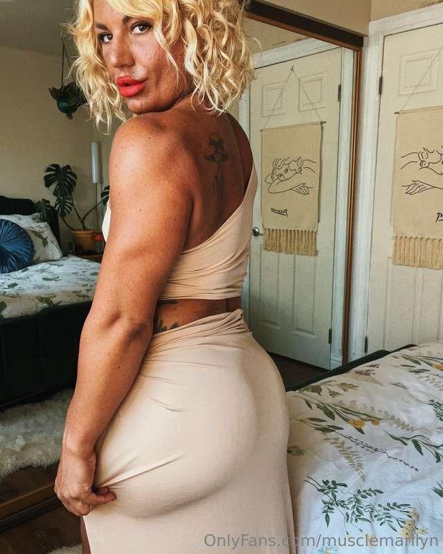 Do you have something for me to sit on?🍑
