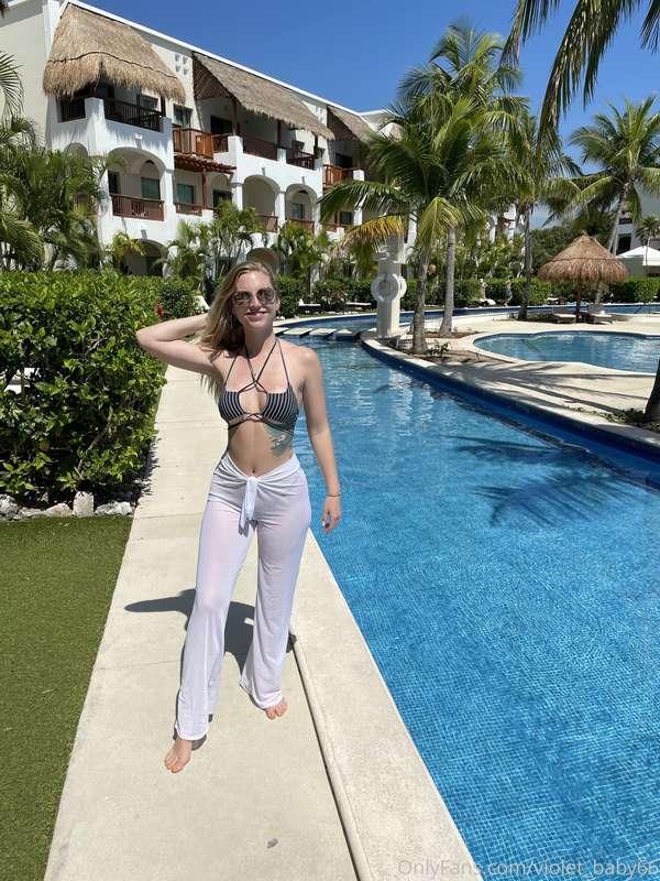 Coming home today 💕 I wonder how many people saw my titties ..