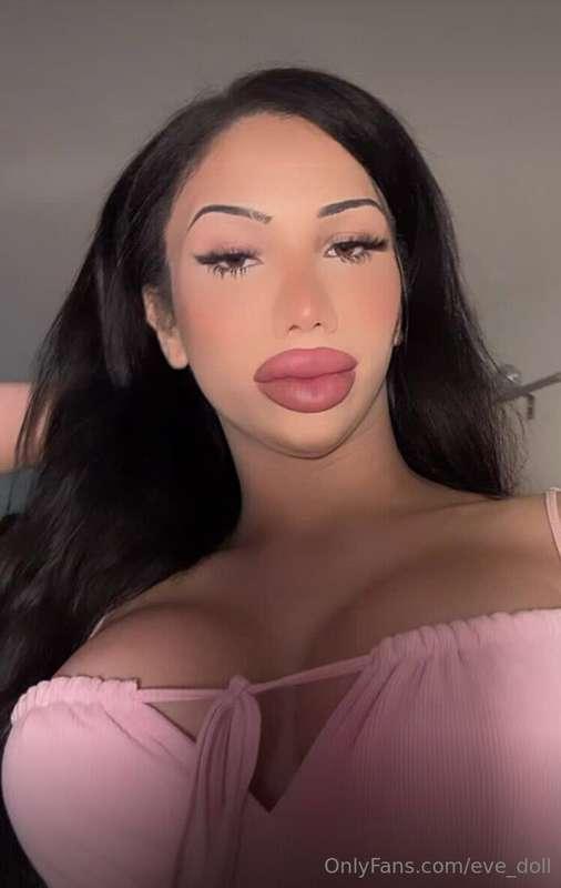 My mind is full of you, babe! 💋💖 Are you alone rn? 