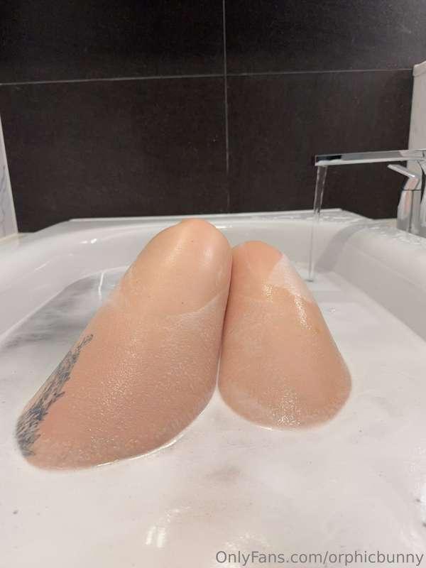 would you get in the tub with me? there's still space for on..