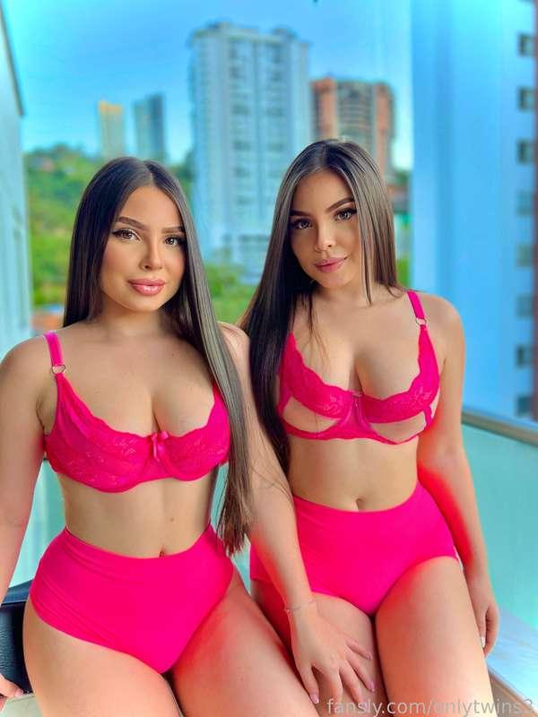 onlytwins3 image #0