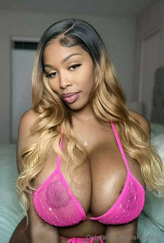 Someone so Beautiful should be Framed 🖼️ what do you think?
