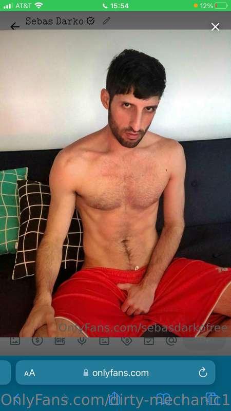 Hey! I’m a hot ⛓️ DOM ⛓️ with a huge dick looking for bitche..