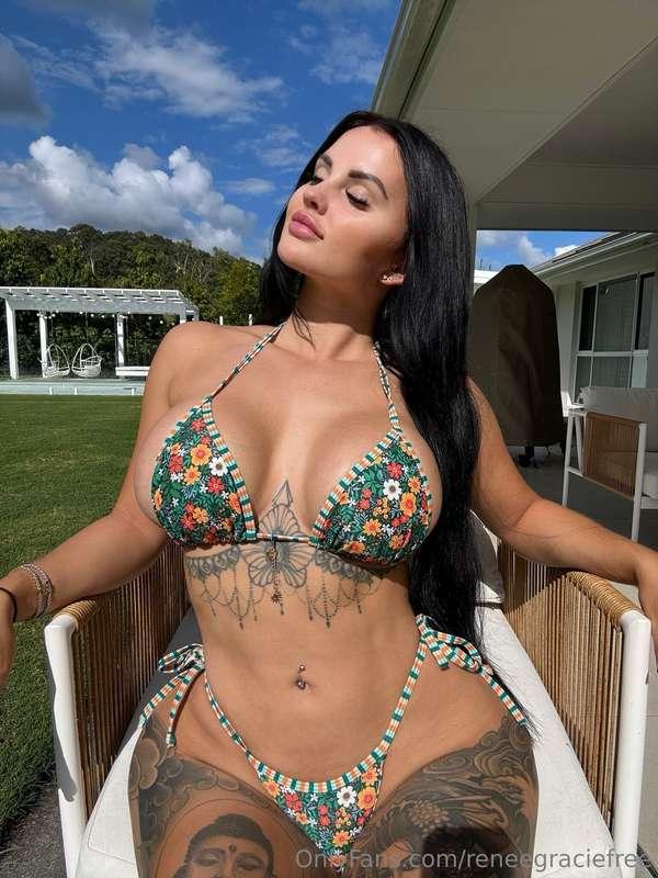 Do I look good in green? 