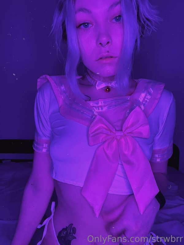 Neon baby💘 Do you like my new school uniform?