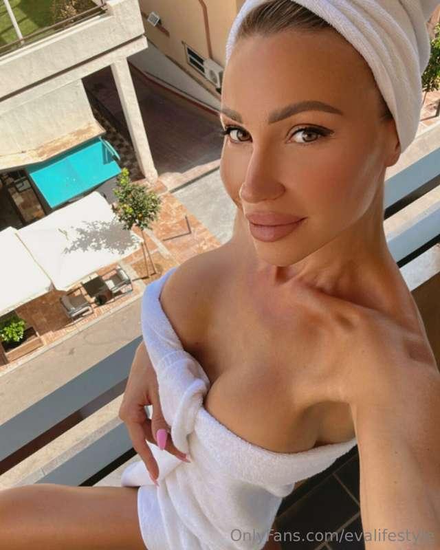 👄👄
