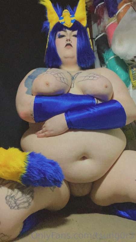 Thank y’all for 300 followers! Here’s an uncensored pic just..