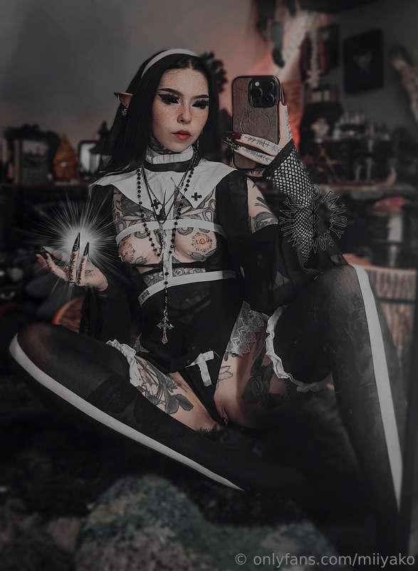 Can I cast a sinful spell on you?☁️⚔️