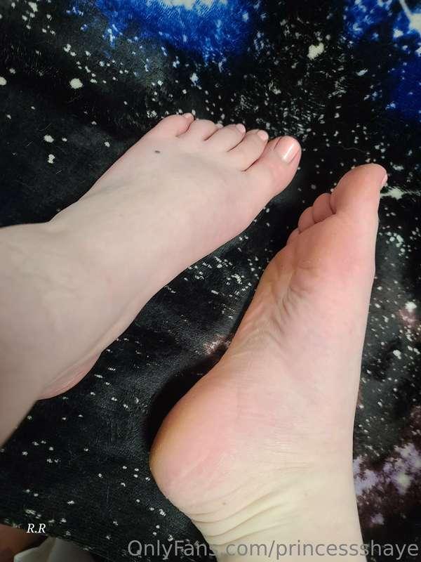 I got a cute pink pedicure today