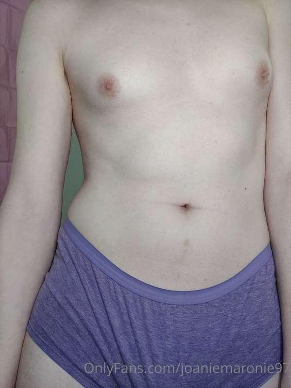 Here's a few exclusive nudies for my OF subs, will be portin..