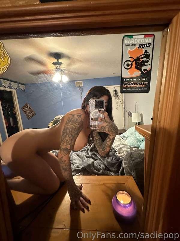 I’m sick 🤢 🤒 Playing with my pussy in the mirror! #cozy