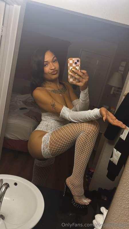 🤍 White For The Night ⭐️