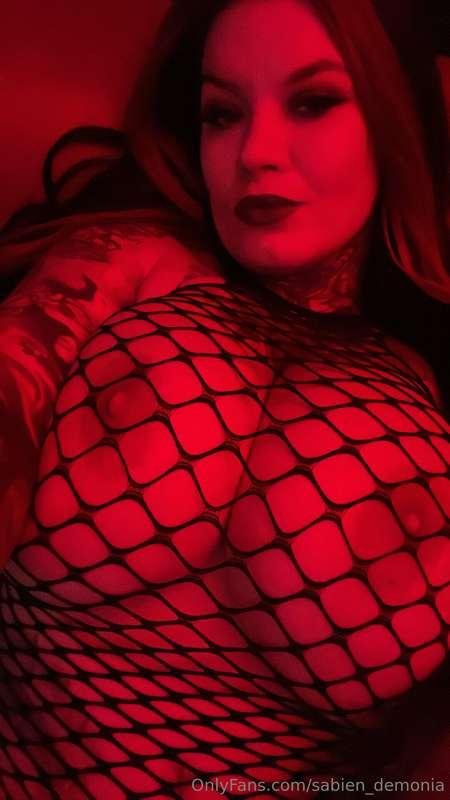 Do you like me in red ? 
