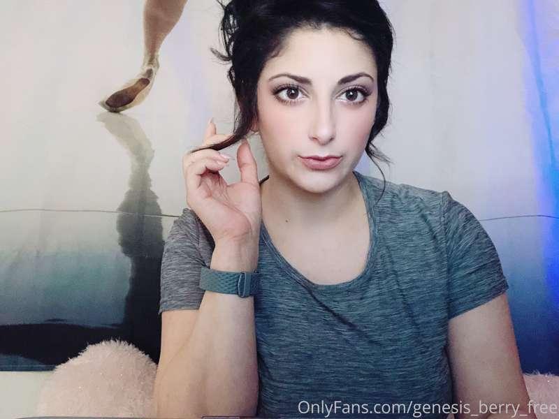 Live on #Streamate ! 💕👽🦇 
There's a contest going on this we..