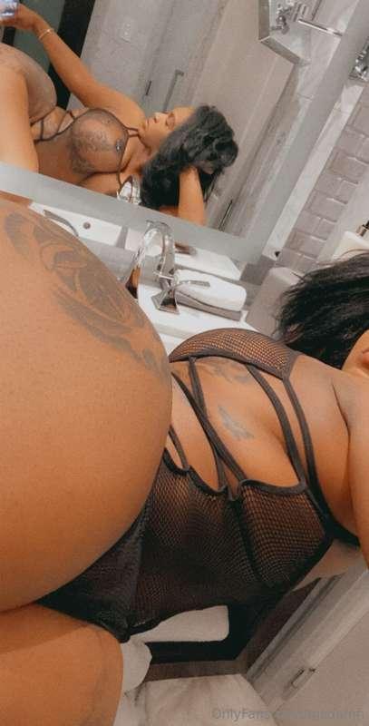 Would you eat this ass?👅