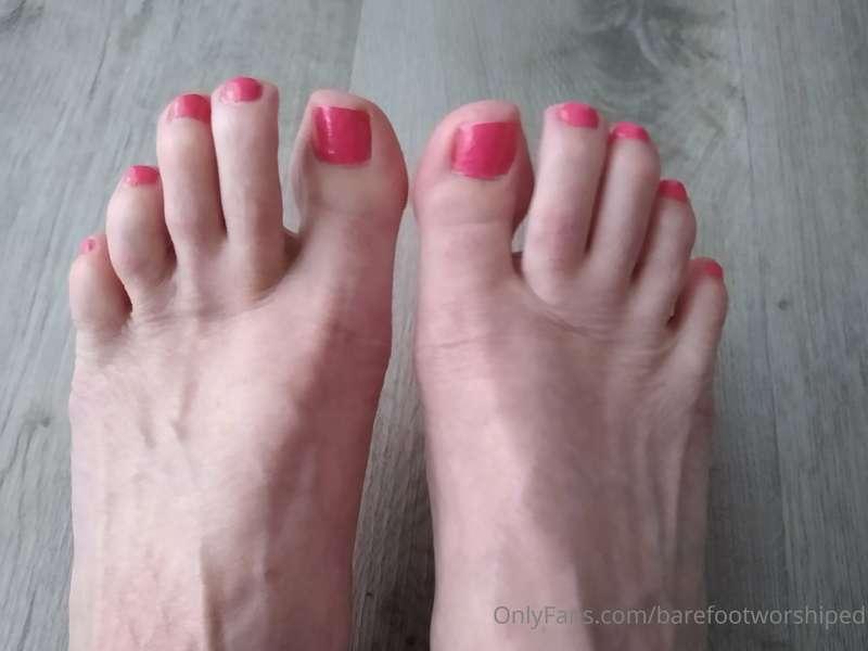I'll be imagining kisses on the tops of each of my toes, one..