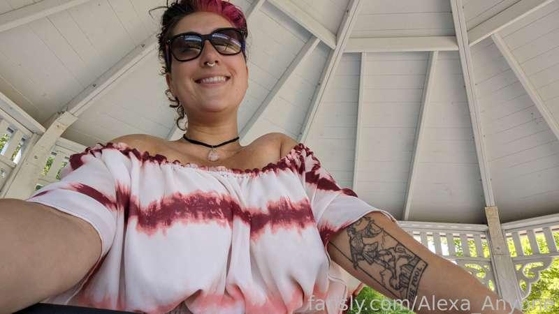 Went for a walk 😇

#flashing #atthepark #exhibitionist #milf #bigboobs #outside #risky #bignipples #chubby #hangers