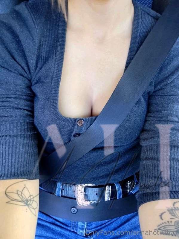 Me voy a trabajar, me esperas en casa? 😈