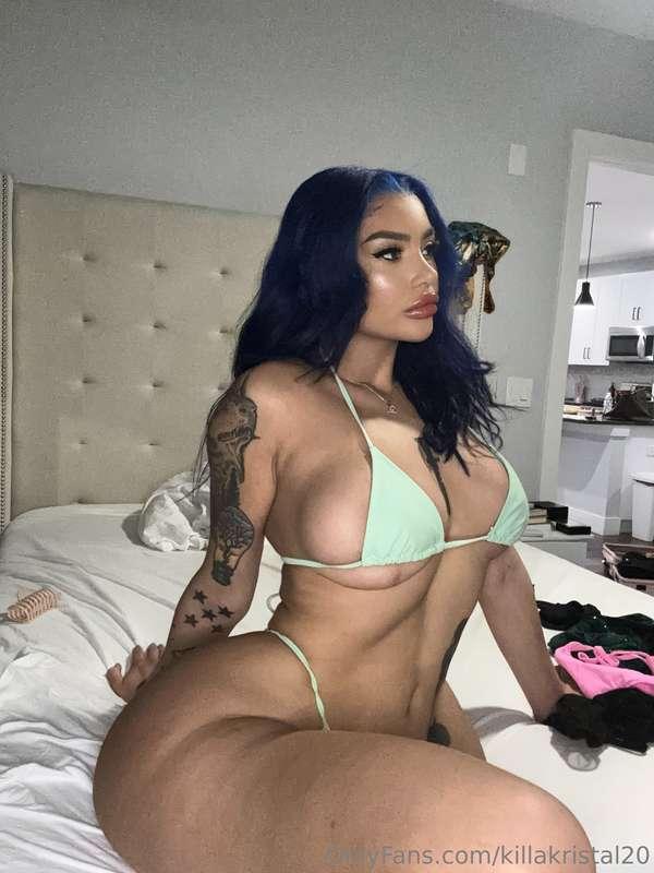 Hello bebe! I’m back 😘😘😘 dm me for custom vids and pics 💞