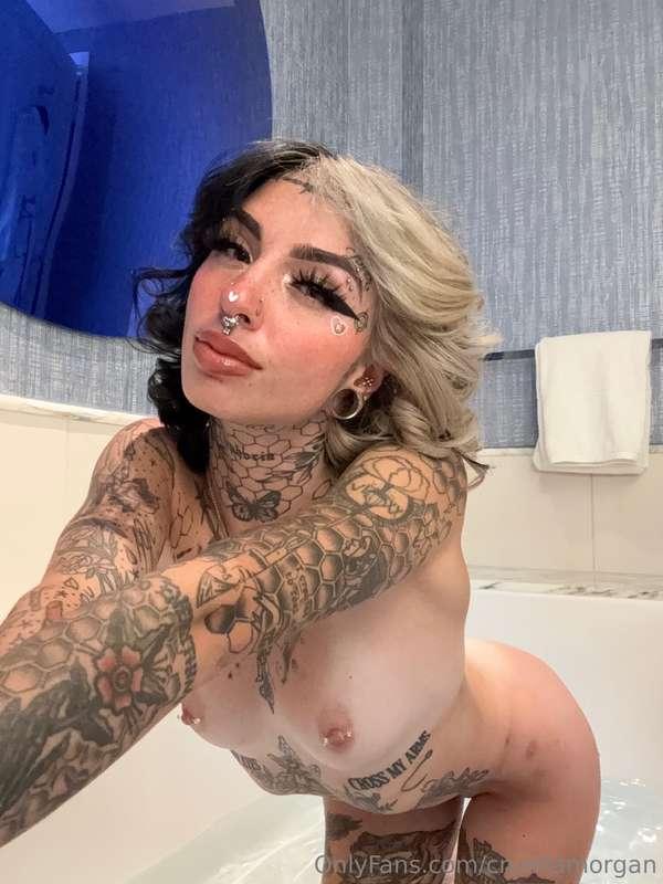 get in 🧼🛁🫧👀