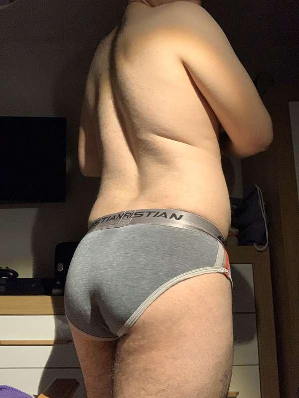 Gotta love a fat arse!!