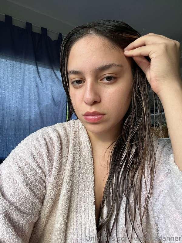 A perfect face that all it needs is a penis in the mouth 👄 🥵..