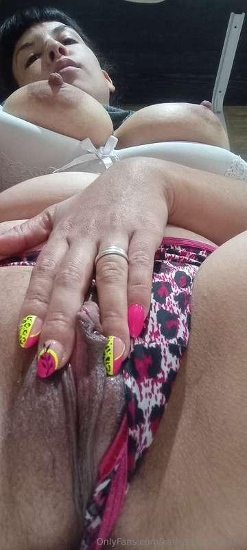My combination of nails, pussy and panties 😎