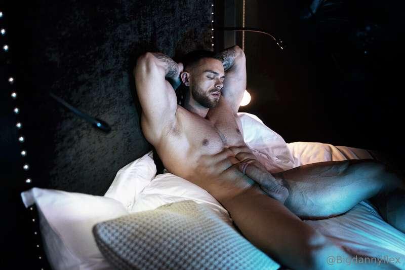 Let’s chill in bed today 😉